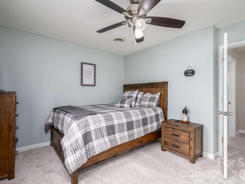 136 Persimmon Creek Road, Kings Mountain, NC 28086.  MLS# CAR4377089, YatesRealty ID 19506. 