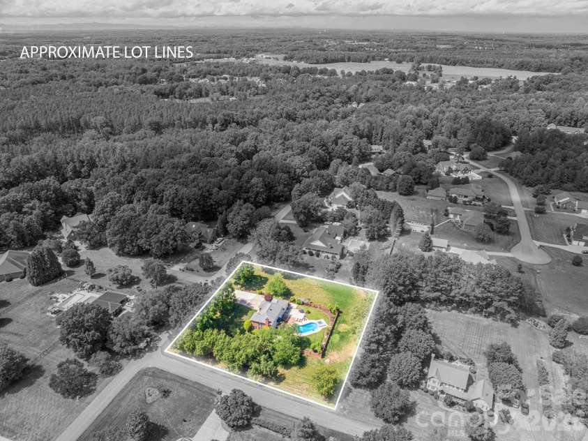 136 Persimmon Creek Road, Kings Mountain, NC 28086.  MLS# CAR4377089, YatesRealty ID 19506. 