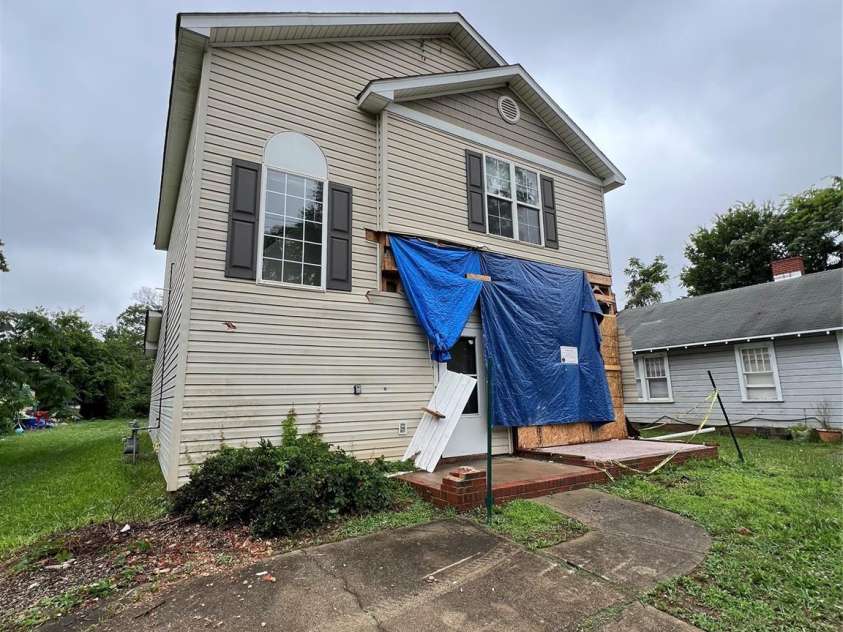 2012 Ashley Road, Charlotte, NC 28208.  MLS# CAR4269205, YatesRealty ID 19506. 