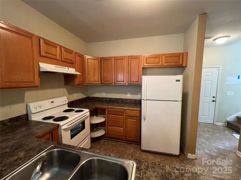 2012 Ashley Road, Charlotte, NC 28208.  MLS# CAR4269205, YatesRealty ID 19506. 