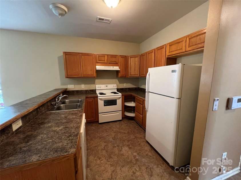 2012 Ashley Road, Charlotte, NC 28208.  MLS# CAR4269205, YatesRealty ID 19506. 