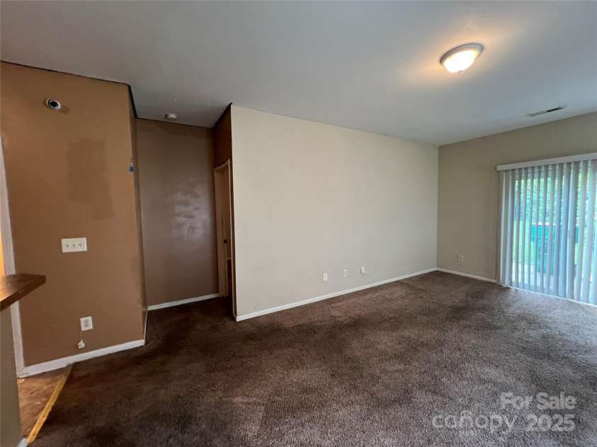2012 Ashley Road, Charlotte, NC 28208.  MLS# CAR4269205, YatesRealty ID 19506. 