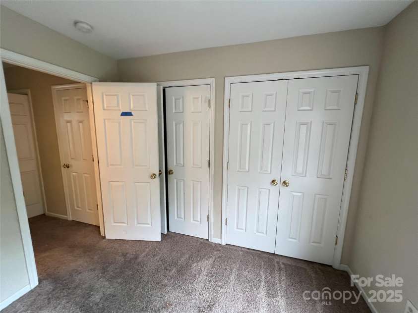 2012 Ashley Road, Charlotte, NC 28208.  MLS# CAR4269205, YatesRealty ID 19506. 
