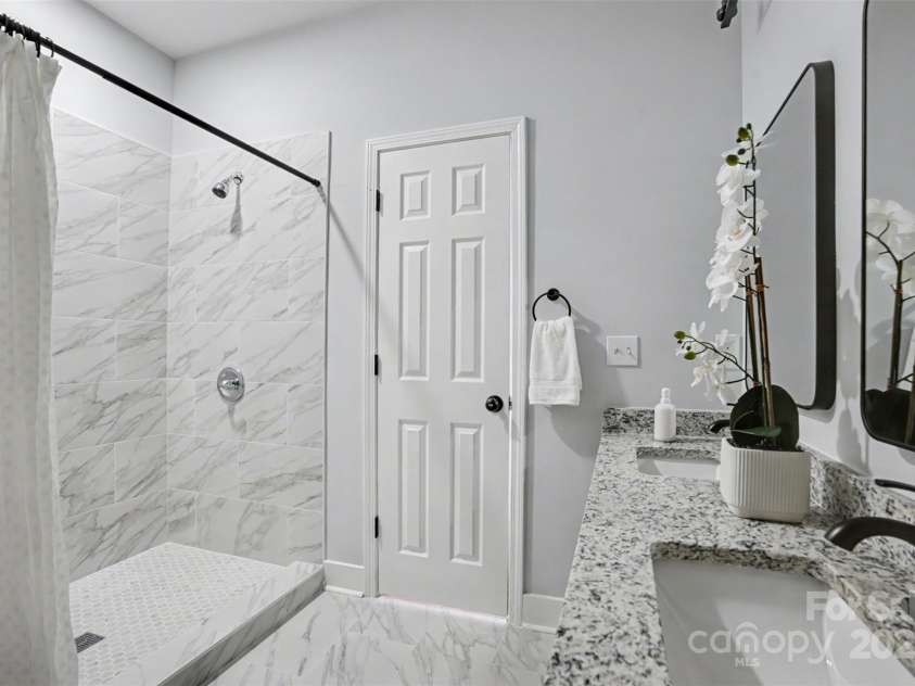 2012 Ashley Road, Charlotte, NC 28208.  MLS# CAR4330776, YatesRealty ID 19506. 