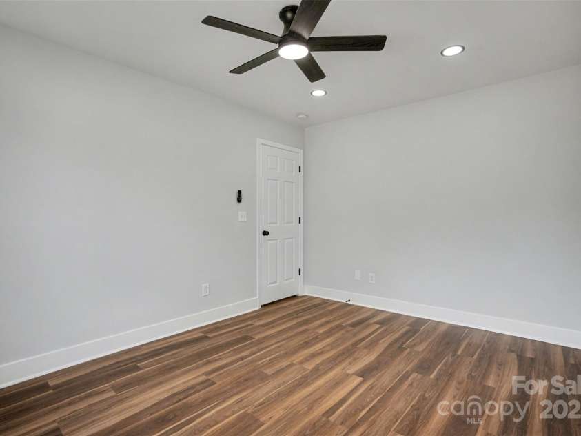 2012 Ashley Road, Charlotte, NC 28208.  MLS# CAR4330776, YatesRealty ID 19506. 