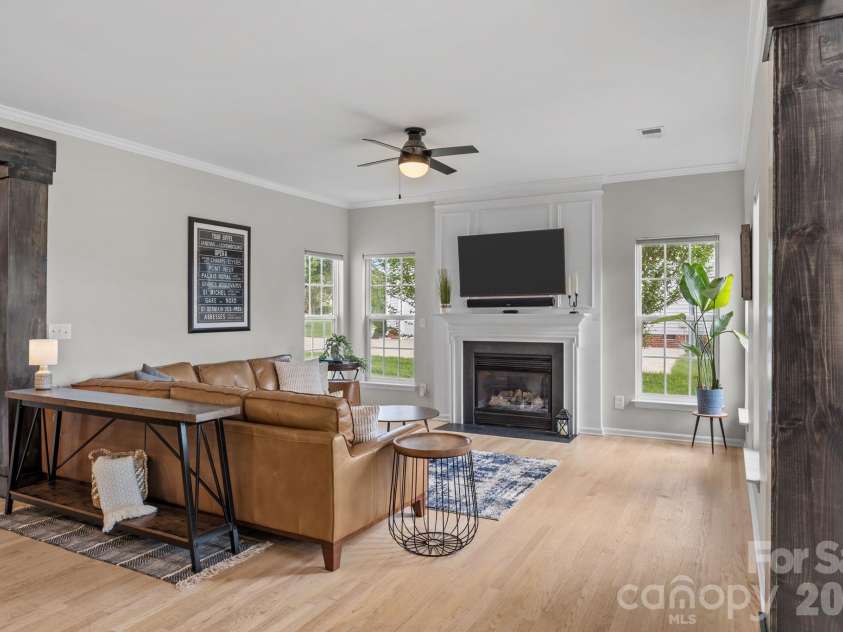125 Sundown Cove Drive, Mooresville, NC 28117.  MLS# CAR4372650, YatesRealty ID 19507. 