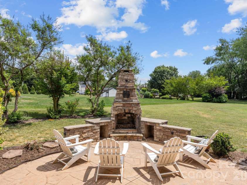 125 Sundown Cove Drive, Mooresville, NC 28117.  MLS# CAR4372650, YatesRealty ID 19507. 