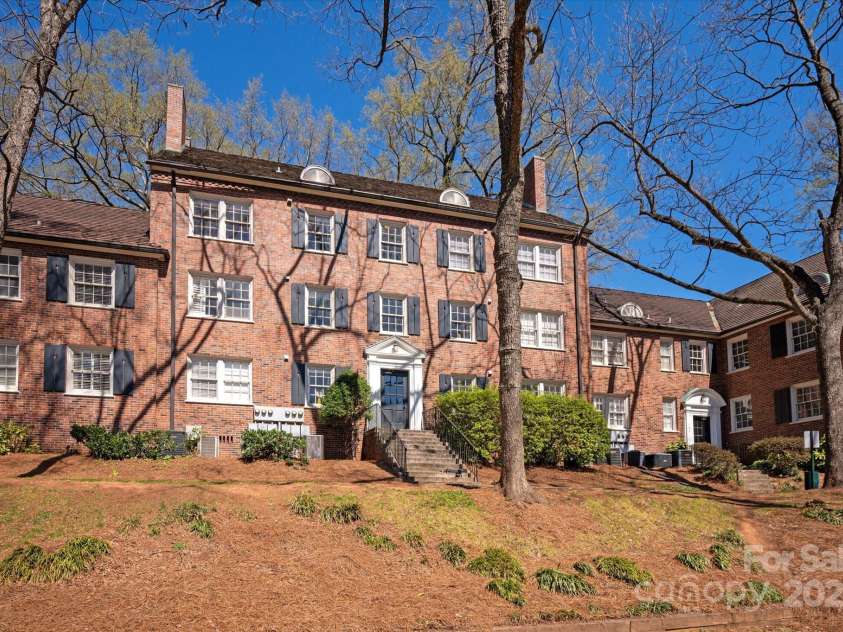 103 Laurel Avenue, Charlotte, NC 28207.  MLS# CAR4235241, YatesRealty ID 19508. Rear Entry