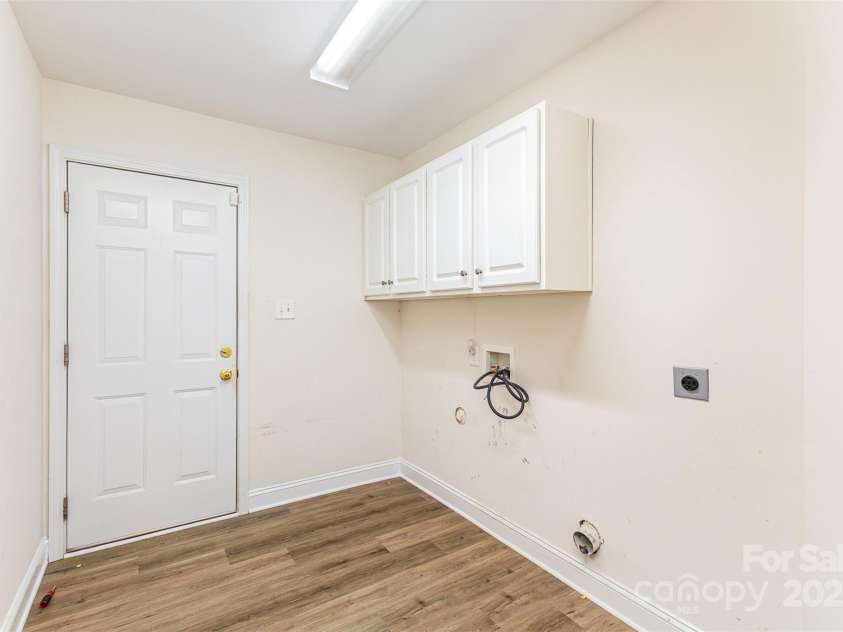 5706 Sustar Drive, Monroe, NC 28110.  MLS# CAR4253819, YatesRealty ID 19509. 