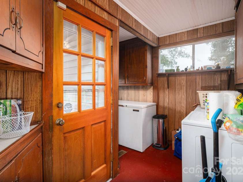 1544 Kings Road, Shelby, NC 28150.  MLS# CAR4306163, YatesRealty ID 1951. Laundry Room