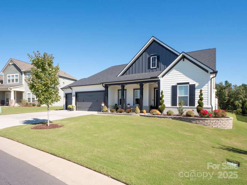 7112 Irongate Drive, Lancaster, SC 29720.  MLS# CAR4255669, YatesRealty ID 19510. 