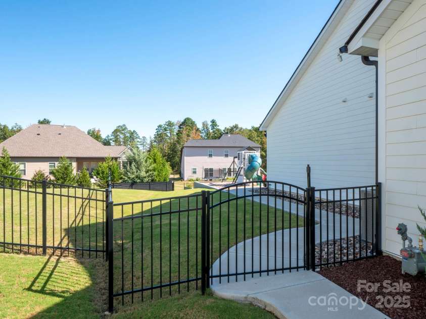 7112 Irongate Drive, Lancaster, SC 29720.  MLS# CAR4255669, YatesRealty ID 19510. 