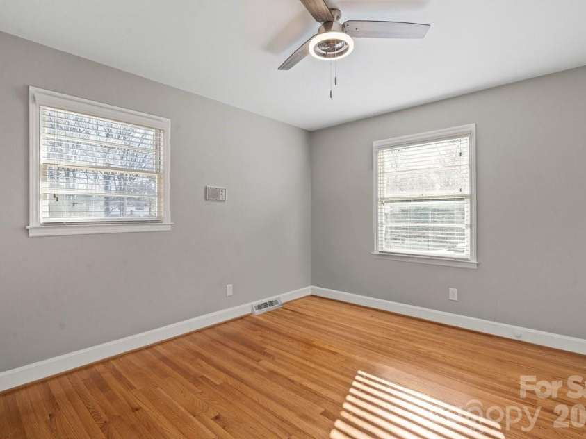 1717 Woodvalley Drive, Charlotte, NC 28216.  MLS# CAR4342546, YatesRealty ID 19511. 