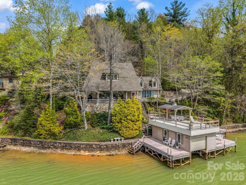 206 Lakeridge Road, Lake Lure, NC 28746.  MLS# CAR4370265, YatesRealty ID 19512. 