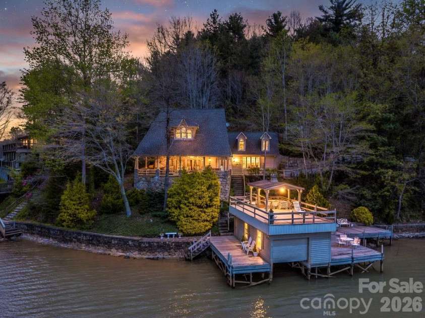 206 Lakeridge Road, Lake Lure, NC 28746.  MLS# CAR4370265, YatesRealty ID 19512. 