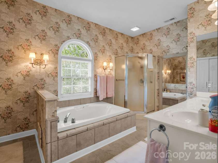 206 Lakeridge Road, Lake Lure, NC 28746.  MLS# CAR4370265, YatesRealty ID 19512. 