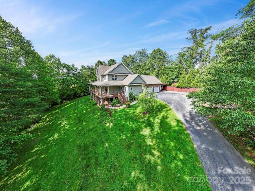 21 Hope Road, Weaverville, NC 28787.  MLS# CAR4261300, YatesRealty ID 19512. 