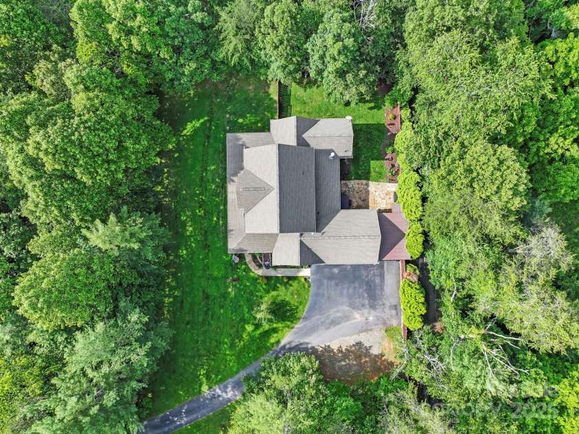 21 Hope Road, Weaverville, NC 28787.  MLS# CAR4261300, YatesRealty ID 19512. 
