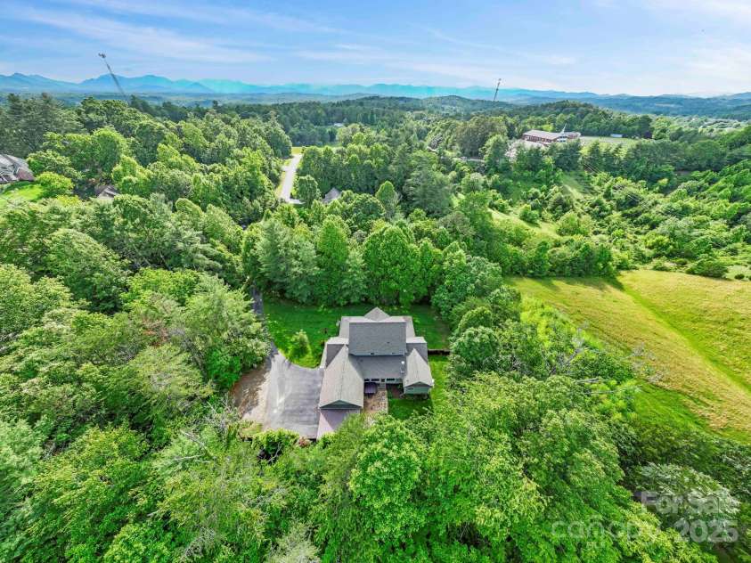 21 Hope Road, Weaverville, NC 28787.  MLS# CAR4261300, YatesRealty ID 19512. 