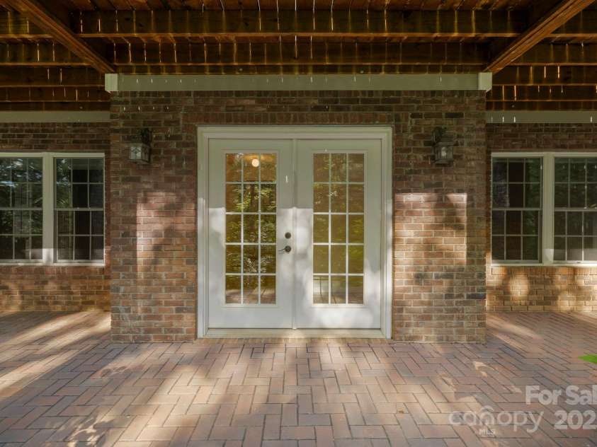 21 Hope Road, Weaverville, NC 28787.  MLS# CAR4261300, YatesRealty ID 19512. 