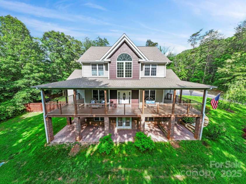 21 Hope Road, Weaverville, NC 28787.  MLS# CAR4261300, YatesRealty ID 19512. 