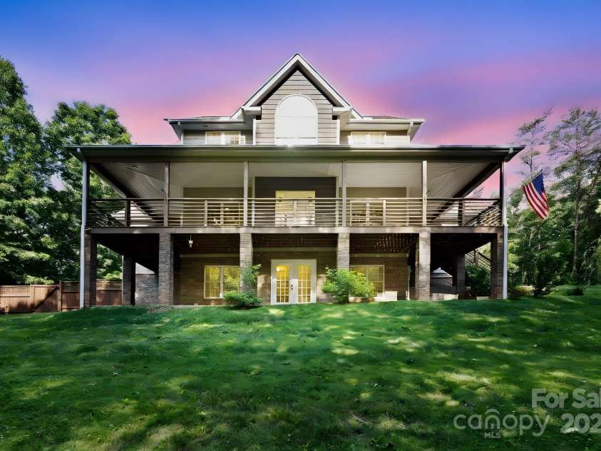 21 Hope Road, Weaverville, NC 28787.  MLS# CAR4261300, YatesRealty ID 19512. 