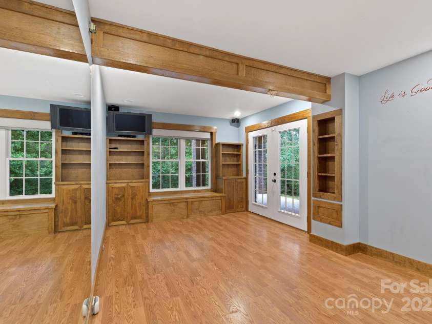 21 Hope Road, Weaverville, NC 28787.  MLS# CAR4261300, YatesRealty ID 19512. Gym