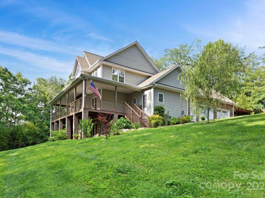 21 Hope Road, Weaverville, NC 28787.  MLS# CAR4326173, YatesRealty ID 19512. 