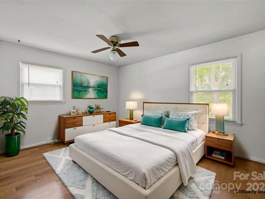 6231 Coach Hill Lane, Charlotte, NC 28212.  MLS# CAR4264581, YatesRealty ID 19513. 