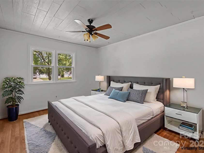 6231 Coach Hill Lane, Charlotte, NC 28212.  MLS# CAR4264581, YatesRealty ID 19513. 