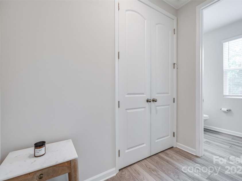 12024 John Newton Drive, Davidson, NC 28036.  MLS# CAR4267385, YatesRealty ID 19514. 