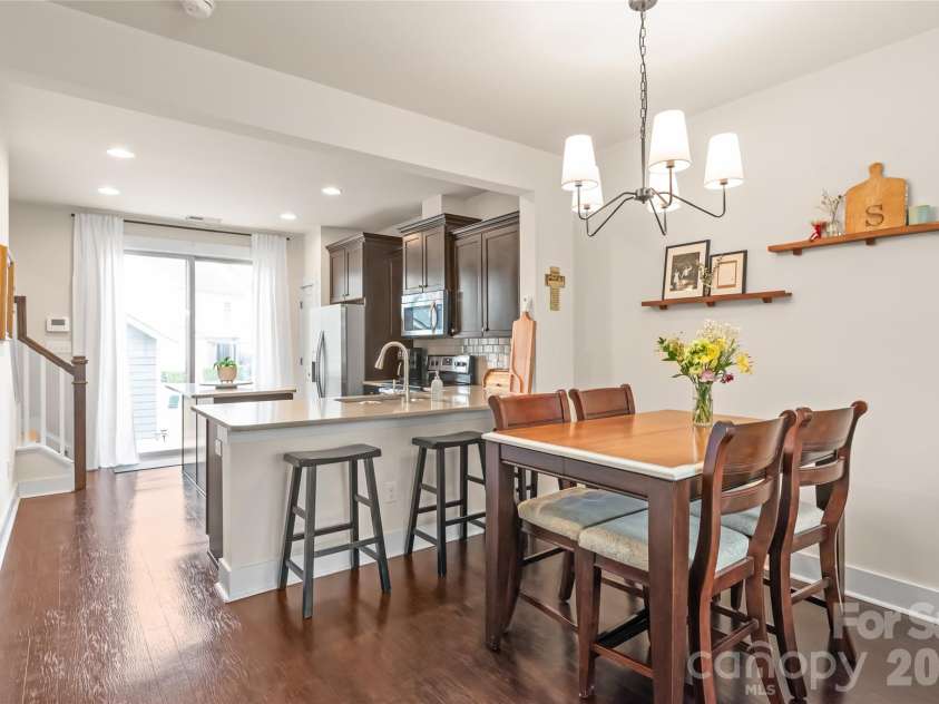 3217 Bending Birch Place, Charlotte, NC 28206.  MLS# CAR4358255, YatesRealty ID 19514. 