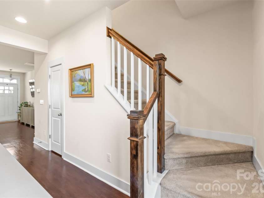 3217 Bending Birch Place, Charlotte, NC 28206.  MLS# CAR4358255, YatesRealty ID 19514. 
