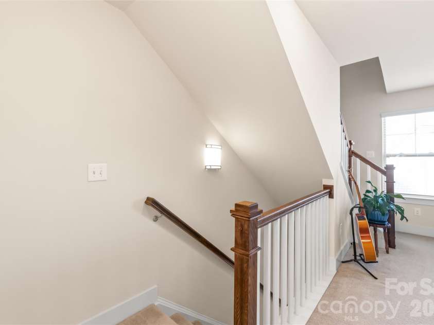 3217 Bending Birch Place, Charlotte, NC 28206.  MLS# CAR4358255, YatesRealty ID 19514. 