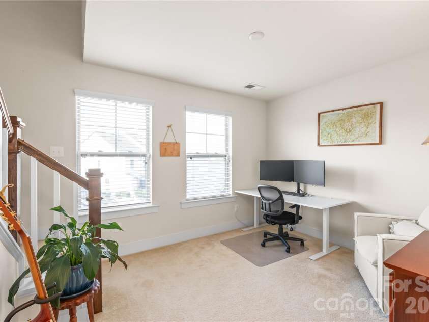 3217 Bending Birch Place, Charlotte, NC 28206.  MLS# CAR4358255, YatesRealty ID 19514. 