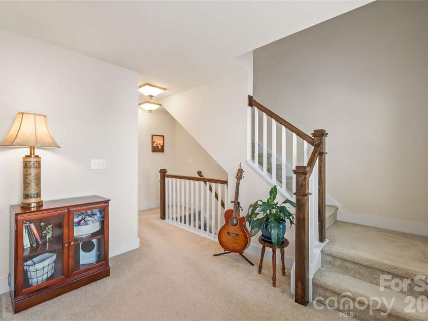 3217 Bending Birch Place, Charlotte, NC 28206.  MLS# CAR4358255, YatesRealty ID 19514. 