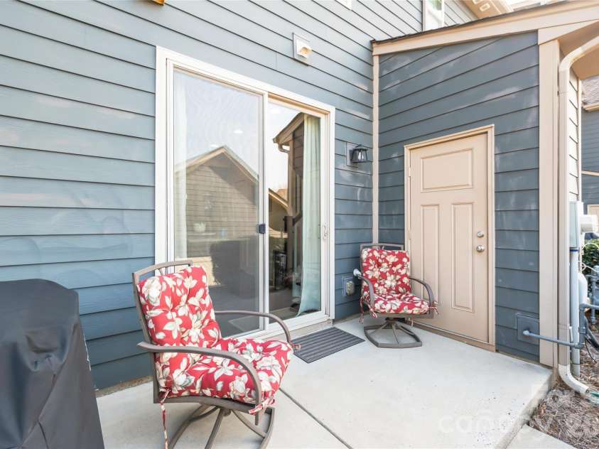 3217 Bending Birch Place, Charlotte, NC 28206.  MLS# CAR4358255, YatesRealty ID 19514. 