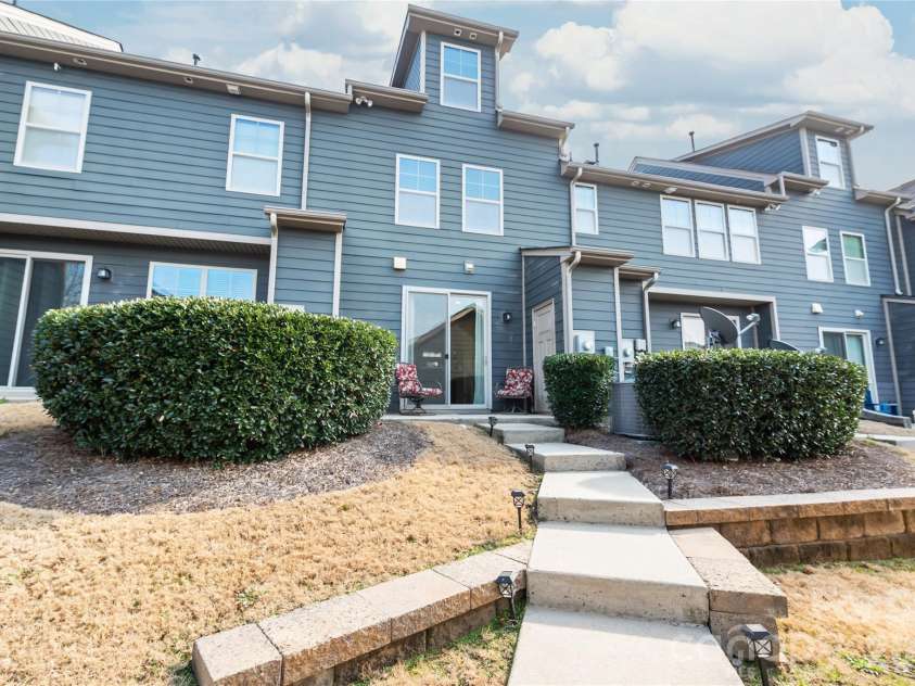 3217 Bending Birch Place, Charlotte, NC 28206.  MLS# CAR4358255, YatesRealty ID 19514. 