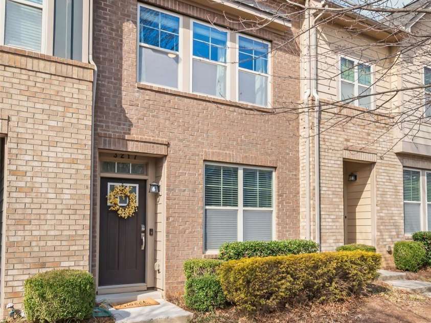 3217 Bending Birch Place, Charlotte, NC 28206.  MLS# CAR4358255, YatesRealty ID 19514. Welcome Home! 