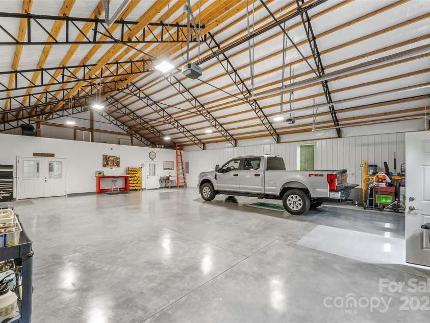 4090 Pea Ridge Road, Morganton, NC 28655.  MLS# CAR4266270, YatesRealty ID 19516. 