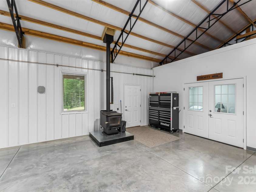 4090 Pea Ridge Road, Morganton, NC 28655.  MLS# CAR4266270, YatesRealty ID 19516. 