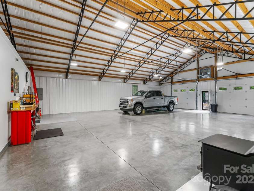 4090 Pea Ridge Road, Morganton, NC 28655.  MLS# CAR4266270, YatesRealty ID 19516. 