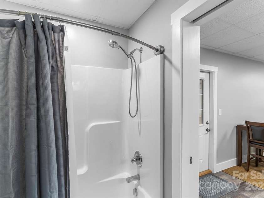 4090 Pea Ridge Road, Morganton, NC 28655.  MLS# CAR4266270, YatesRealty ID 19516. 