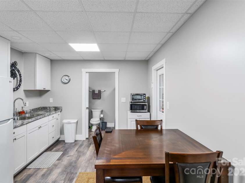 4090 Pea Ridge Road, Morganton, NC 28655.  MLS# CAR4266270, YatesRealty ID 19516. 