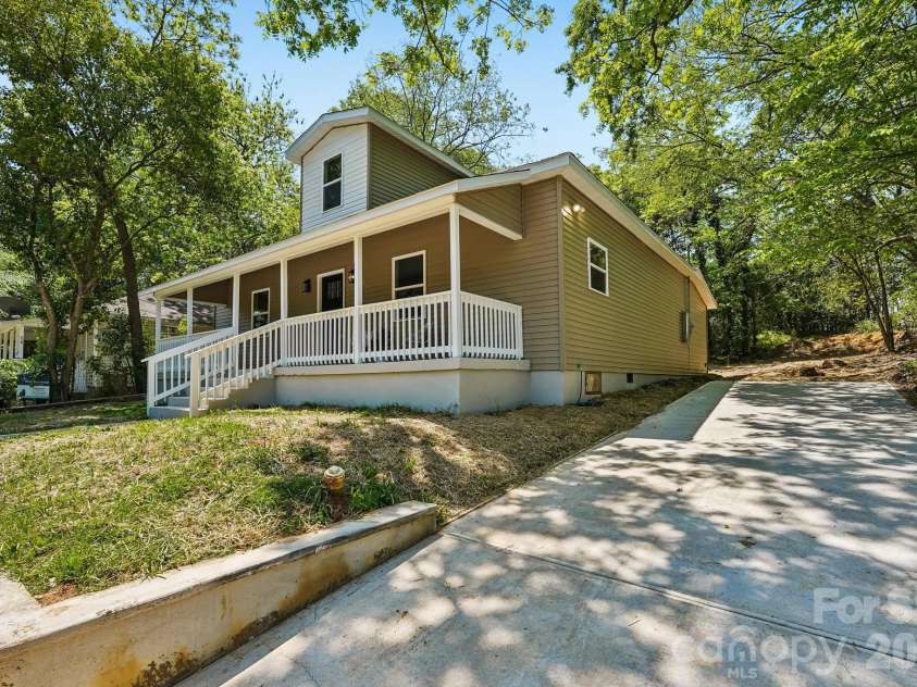 514 Arch Street, Lancaster, SC 29720.  MLS# CAR4373652, YatesRealty ID 19516. 