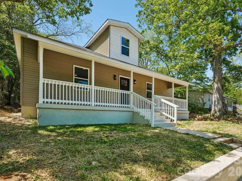 514 Arch Street, Lancaster, SC 29720.  MLS# CAR4373652, YatesRealty ID 19516. 