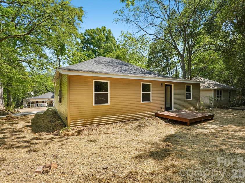 514 Arch Street, Lancaster, SC 29720.  MLS# CAR4373652, YatesRealty ID 19516. 