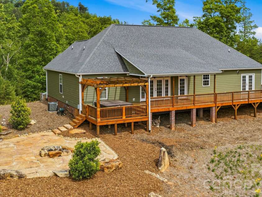 234 Crest Drive, Lake Lure, NC 28746.  MLS# CAR4379273, YatesRealty ID 19517. 