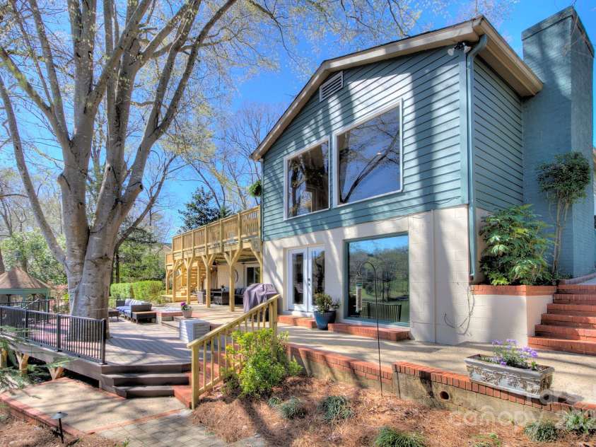 7611 Buckland Road, Charlotte, NC 28278.  MLS# CAR4234208, YatesRealty ID 19517. 