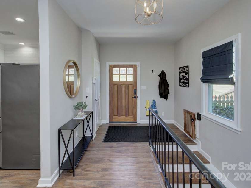 7611 Buckland Road, Charlotte, NC 28278.  MLS# CAR4234208, YatesRealty ID 19517. 